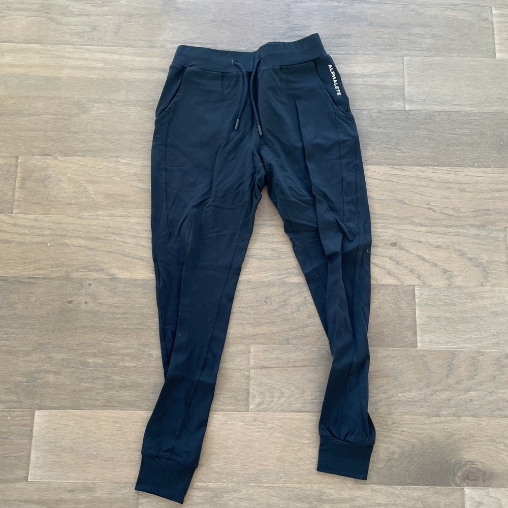 Alphalete joggers